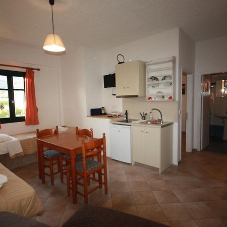 Cyclades Beach Apartments Chrisopigi  Bagian luar foto