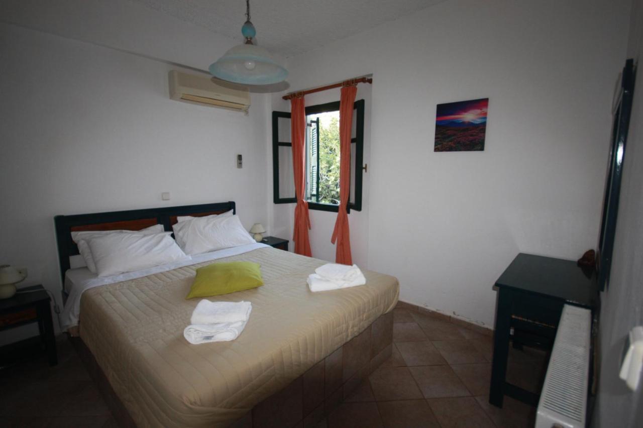 Cyclades Beach Apartments Chrisopigi  Bagian luar foto