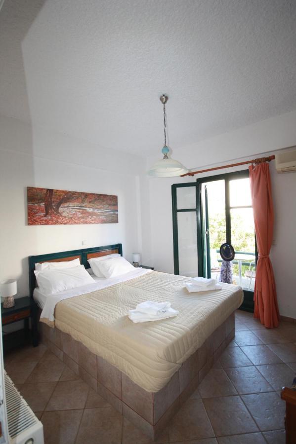 Cyclades Beach Apartments Chrisopigi  Bagian luar foto