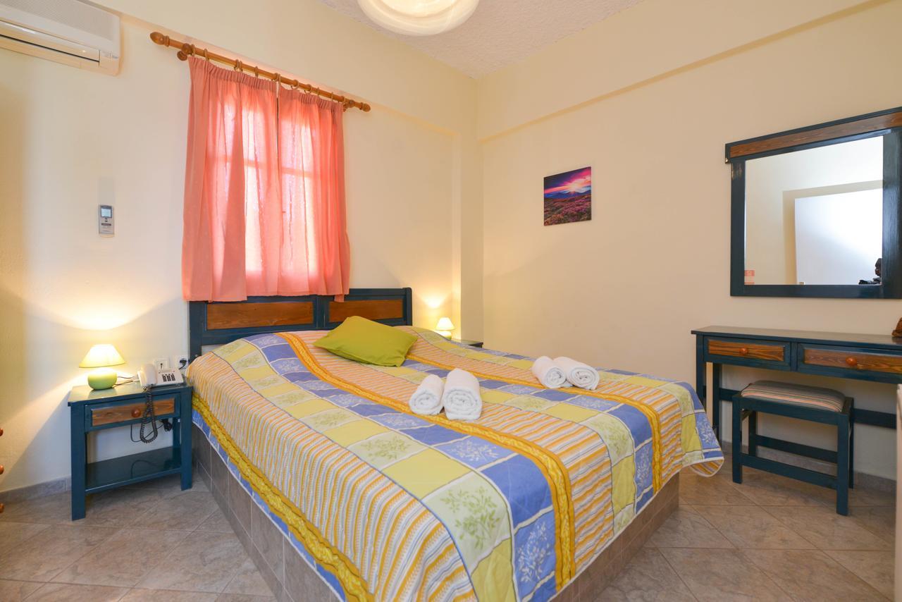 Cyclades Beach Apartments Chrisopigi  Bagian luar foto