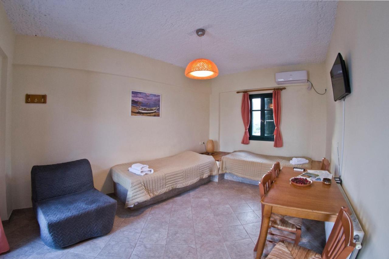 Cyclades Beach Apartments Chrisopigi  Bagian luar foto